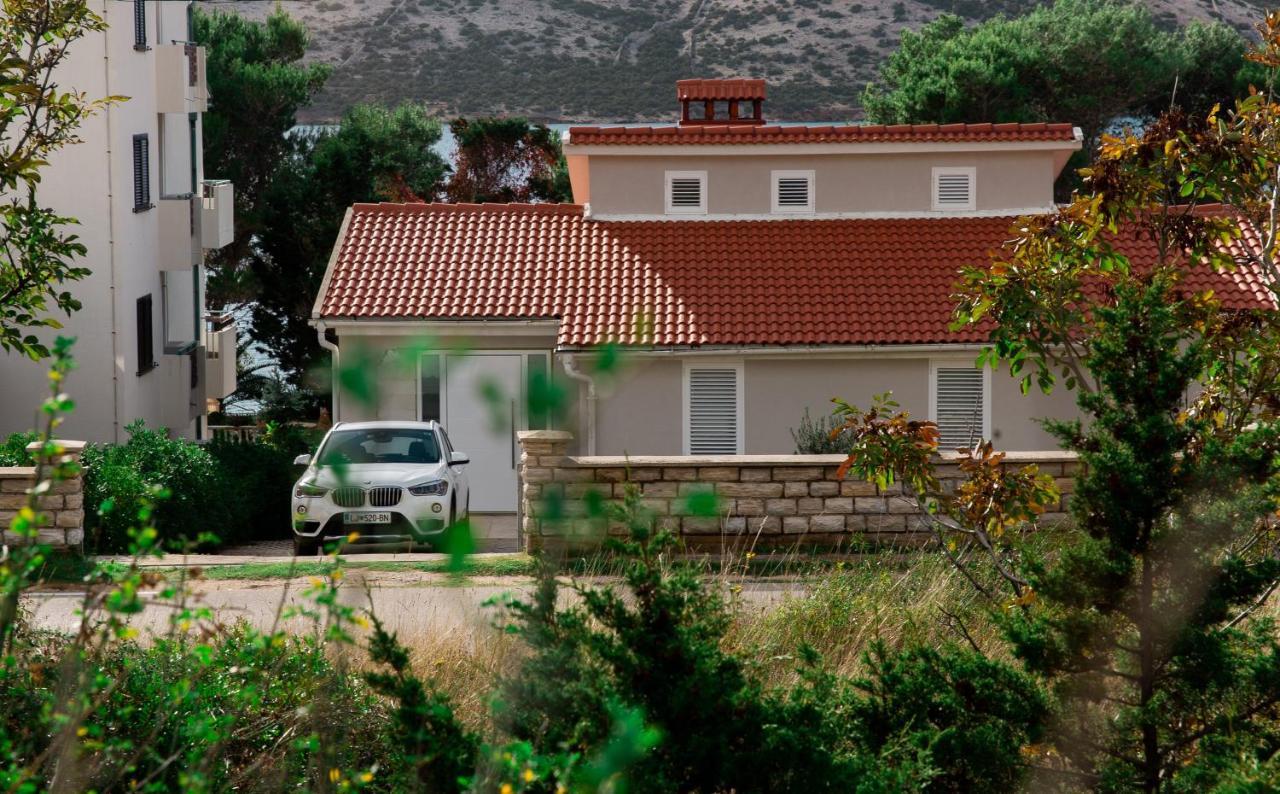 Vacation Family House On The Beach Stara Novalja Exterior photo