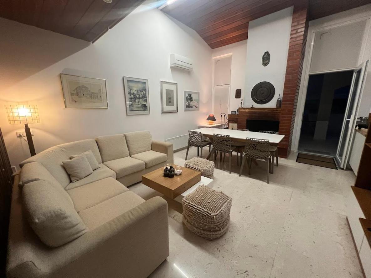 Vacation Family House On The Beach Stara Novalja Exterior photo